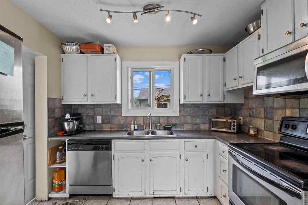 MLS® A2247183 - 928 Pensdale Crescent SE in Penbrooke Meadows Calgary, Residential