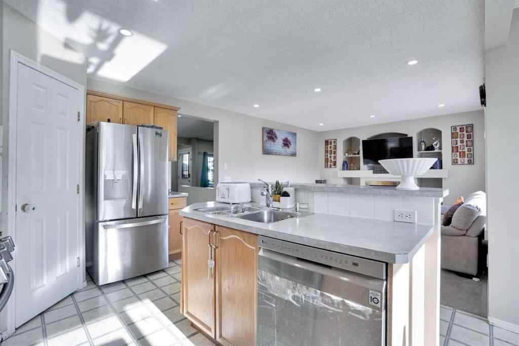 MLS® A2247184 - 140 Saddlehorn Crescent NE in Saddle Ridge Calgary, Residential
