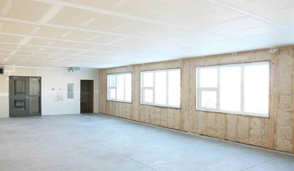 MLS® A2247188 - Unit #102 462 4 Street SE in SE Hill Medicine Hat, Commercial