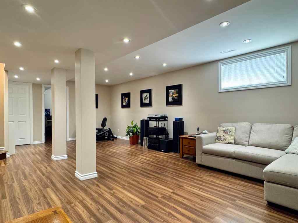 MLS® A2247192 - 225 Cougar Way N in Uplands Lethbridge, Residential