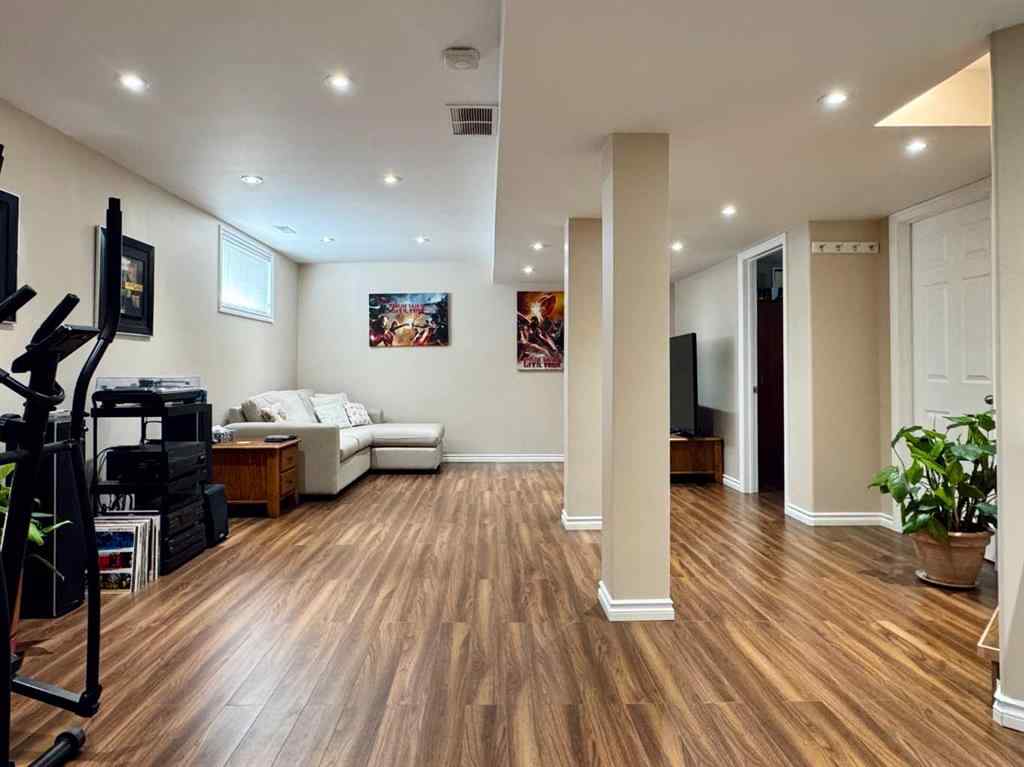 MLS® A2247192 - 225 Cougar Way N in Uplands Lethbridge, Residential