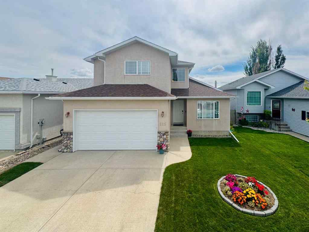MLS® A2247192 - 225 Cougar Way N in Uplands Lethbridge, Residential
