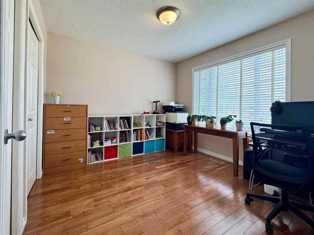 MLS® A2247192 - 225 Cougar Way N in Uplands Lethbridge, Residential