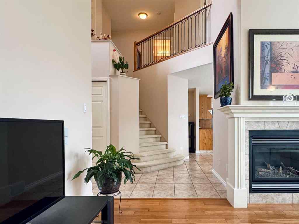 MLS® A2247192 - 225 Cougar Way N in Uplands Lethbridge, Residential
