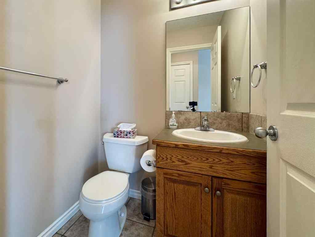 MLS® A2247192 - 225 Cougar Way N in Uplands Lethbridge, Residential
