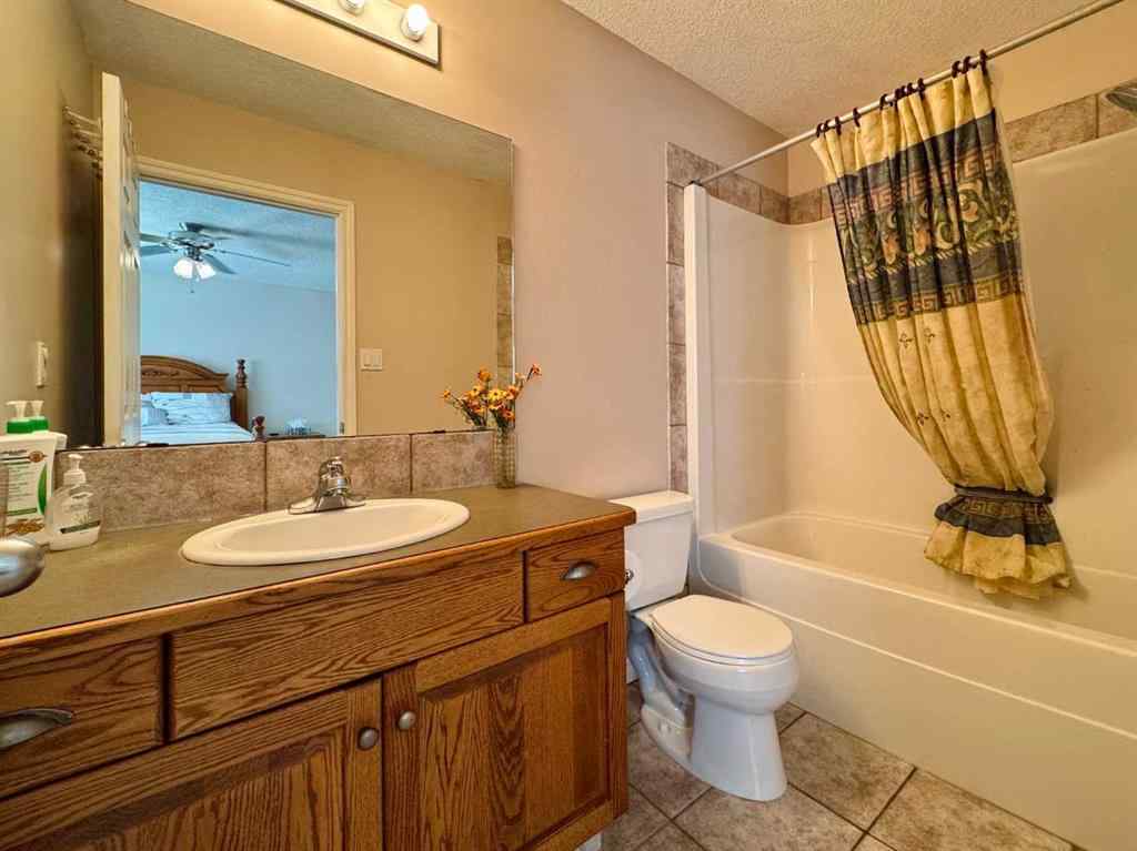 MLS® A2247192 - 225 Cougar Way N in Uplands Lethbridge, Residential