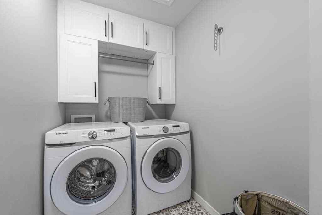 MLS® A2247196 - 105 Lawthorn Greenway SE in Lanark Airdrie, Residential