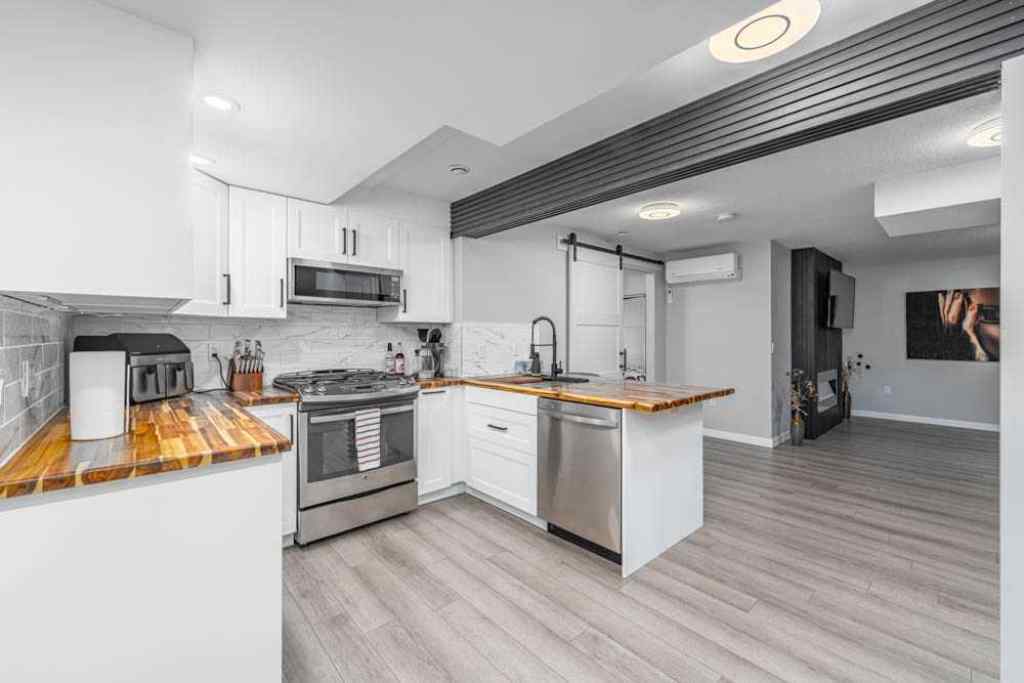 MLS® A2247196 - 105 Lawthorn Greenway SE in Lanark Airdrie, Residential