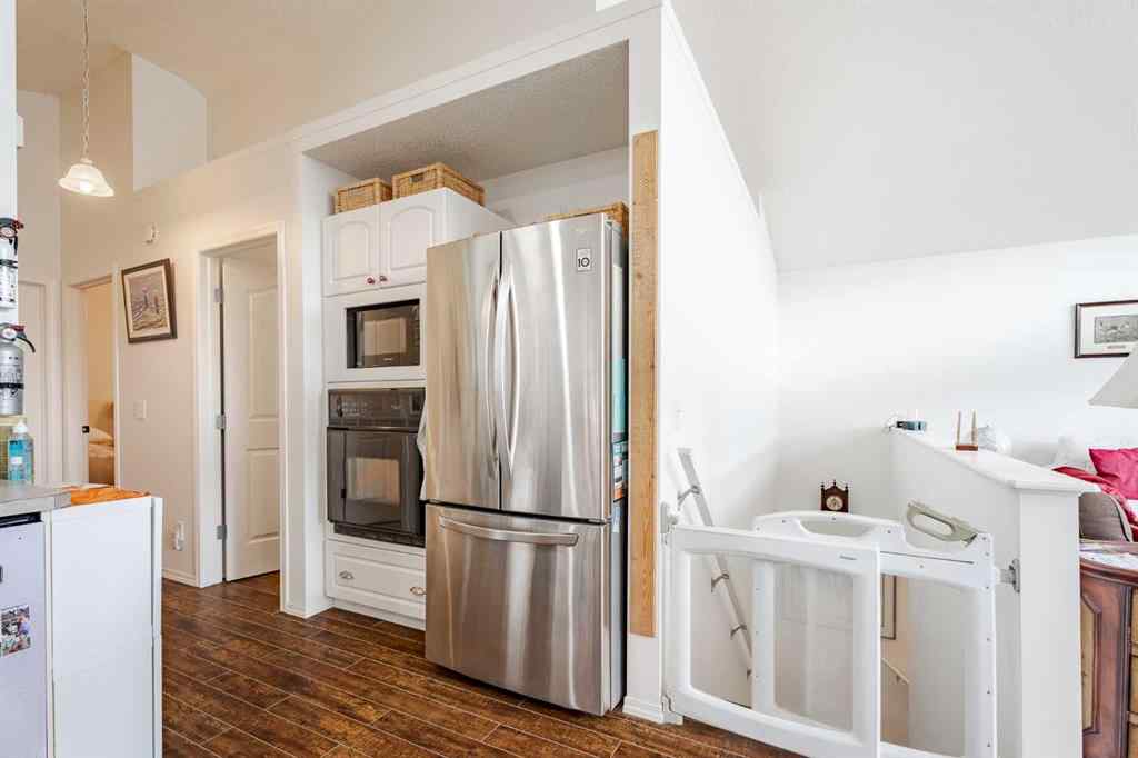 MLS® A2247227 - 41 Everridge Court SW in Evergreen Calgary, Residential