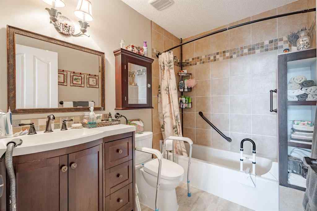 MLS® A2247227 - 41 Everridge Court SW in Evergreen Calgary, Residential