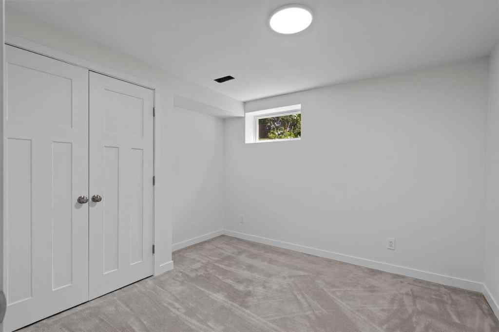 MLS® A2247229 - 5212 33 Street NW in Brentwood Calgary, Residential