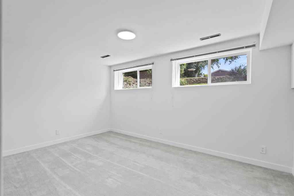 MLS® A2247229 - 5212 33 Street NW in Brentwood Calgary, Residential
