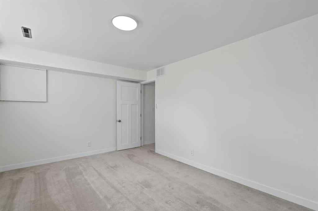 MLS® A2247229 - 5212 33 Street NW in Brentwood Calgary, Residential
