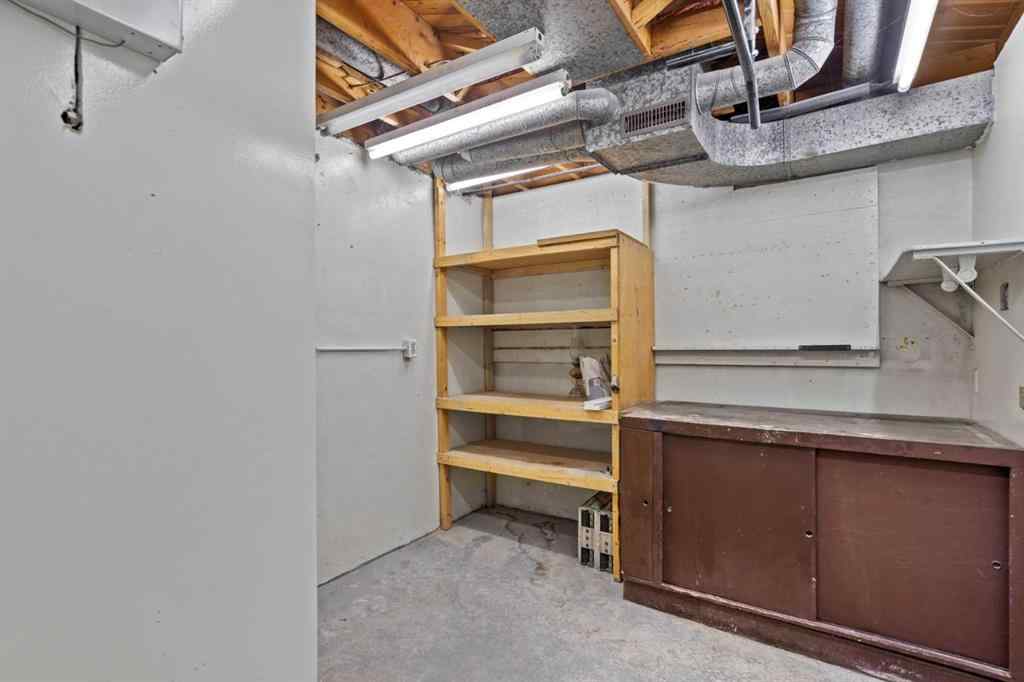 MLS® A2247229 - 5212 33 Street NW in Brentwood Calgary, Residential