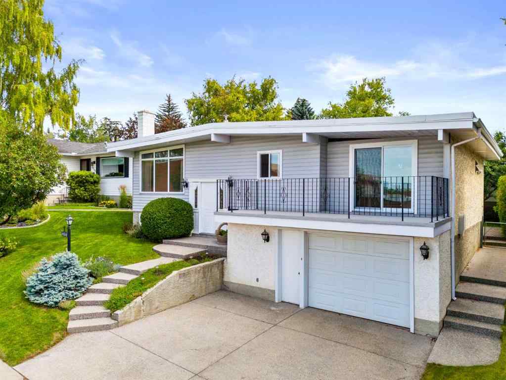 MLS® A2247229 - 5212 33 Street NW in Brentwood Calgary, Residential