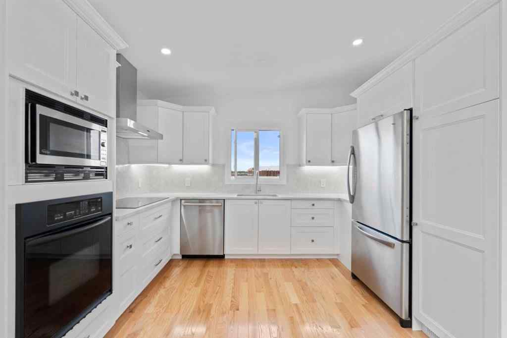 MLS® A2247229 - 5212 33 Street NW in Brentwood Calgary, Residential