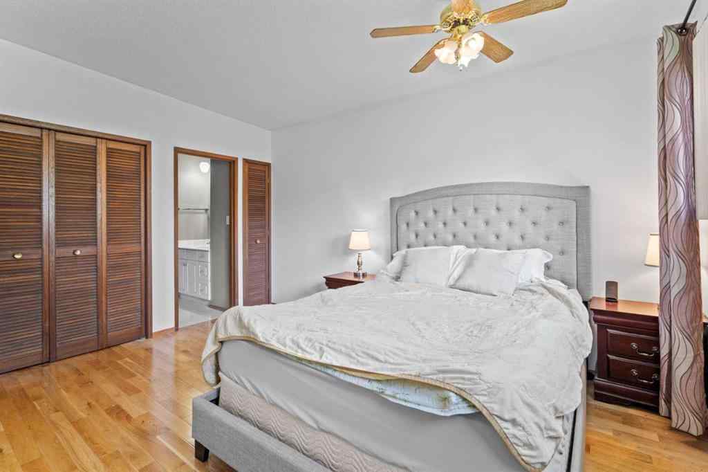 MLS® A2247229 - 5212 33 Street NW in Brentwood Calgary, Residential