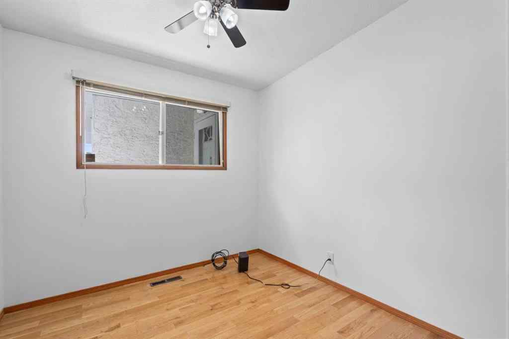 MLS® A2247229 - 5212 33 Street NW in Brentwood Calgary, Residential