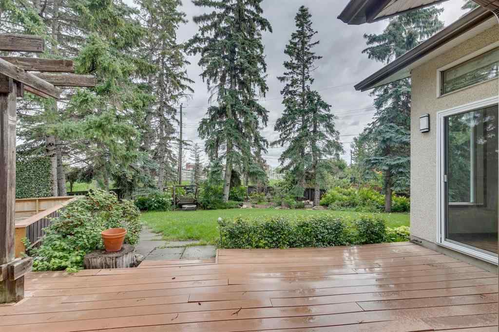 MLS® A2247230 - 5624 Ladbrooke Drive SW in Lakeview Calgary, Residential