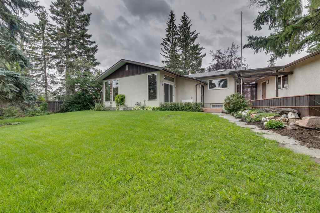 MLS® A2247230 - 5624 Ladbrooke Drive SW in Lakeview Calgary, Residential