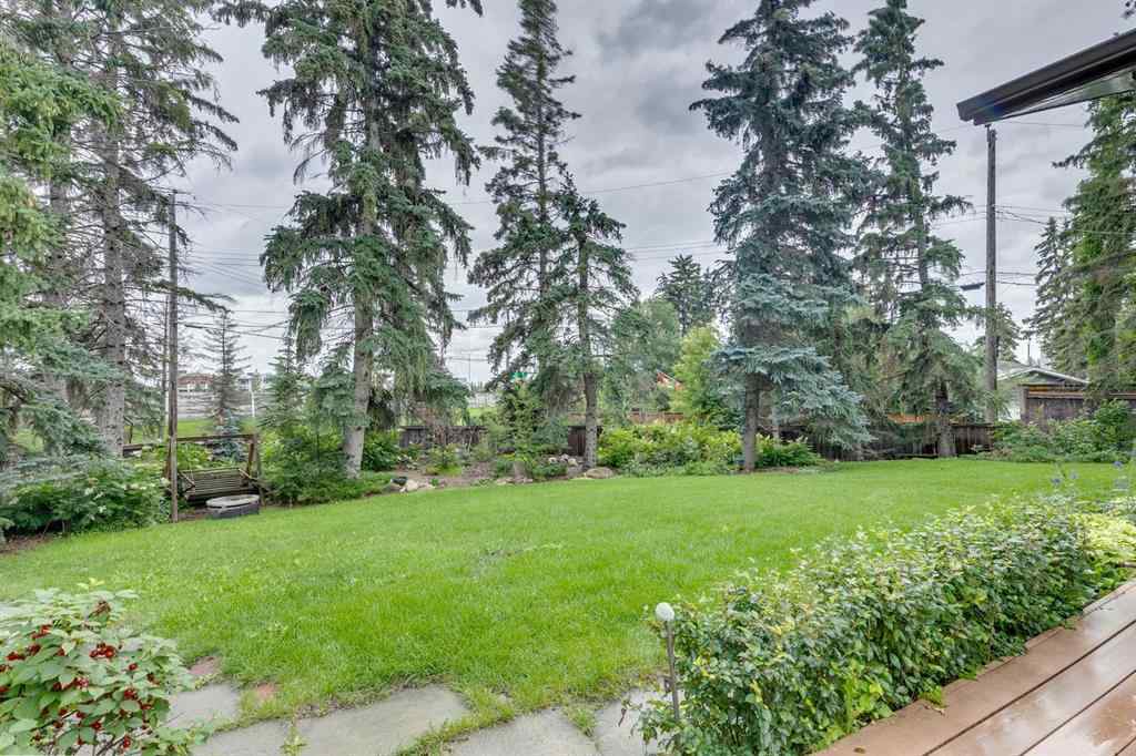 MLS® A2247230 - 5624 Ladbrooke Drive SW in Lakeview Calgary, Residential