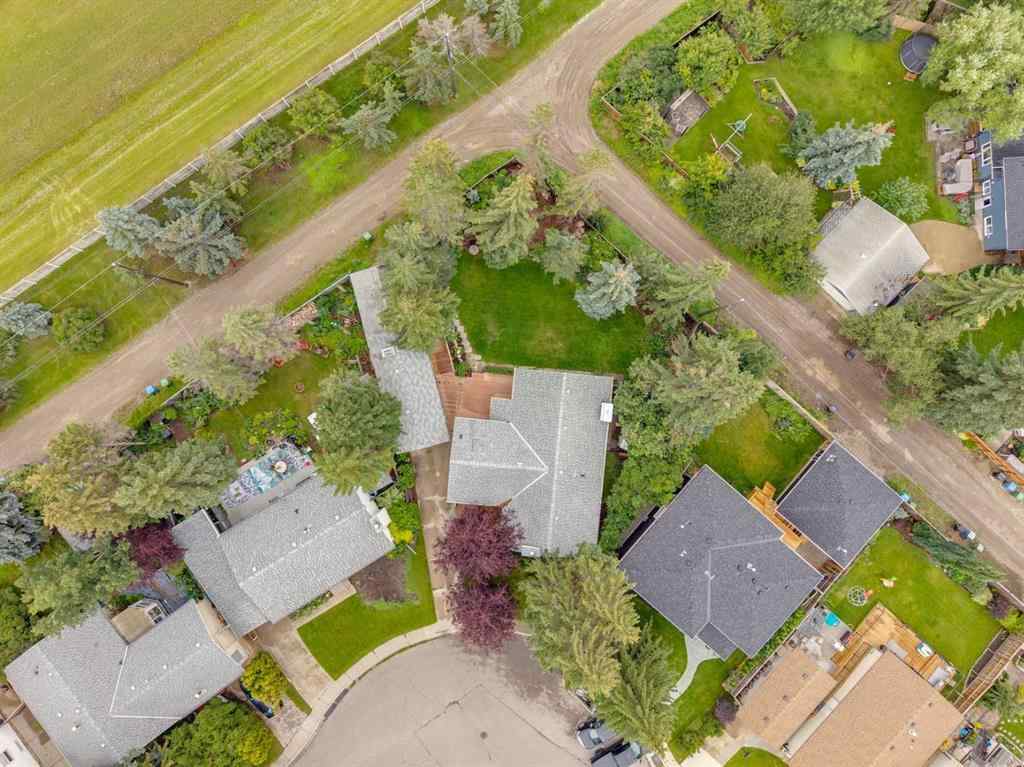 MLS® A2247230 - 5624 Ladbrooke Drive SW in Lakeview Calgary, Residential