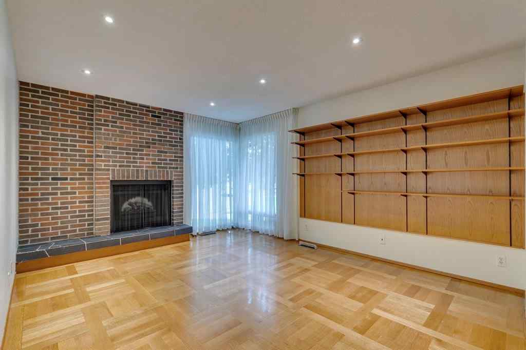 MLS® A2247230 - 5624 Ladbrooke Drive SW in Lakeview Calgary, Residential