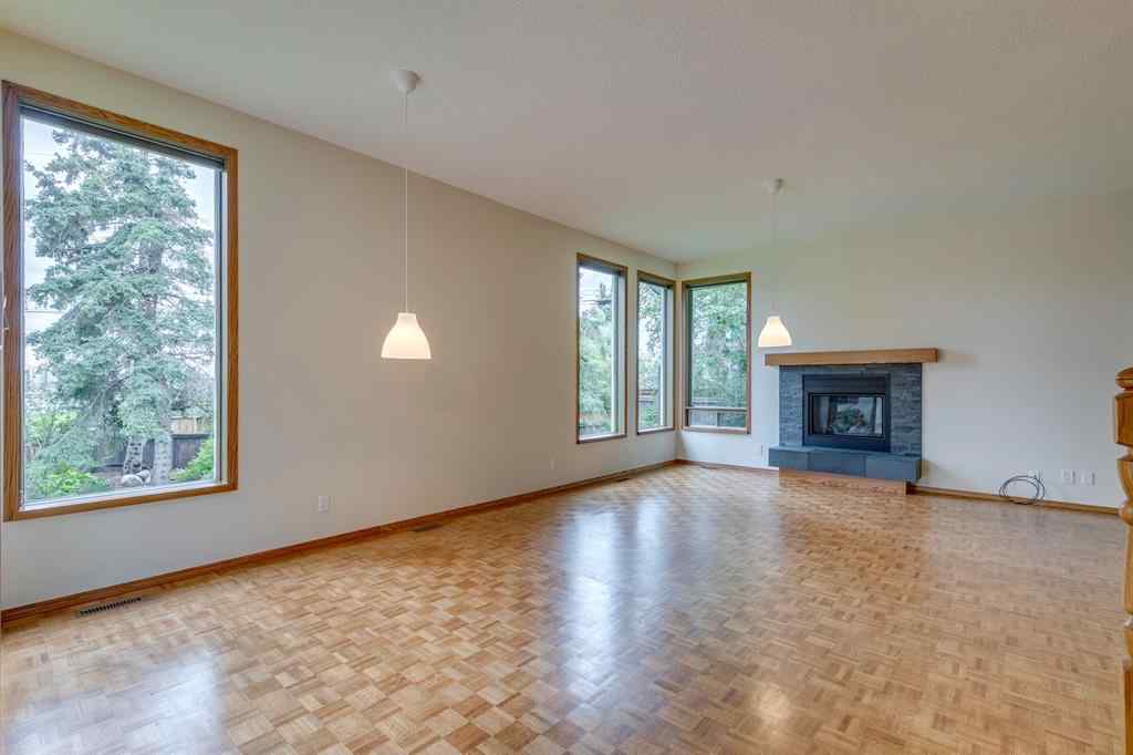 MLS® A2247230 - 5624 Ladbrooke Drive SW in Lakeview Calgary, Residential