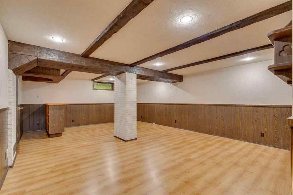 MLS® A2247230 - 5624 Ladbrooke Drive SW in Lakeview Calgary, Residential