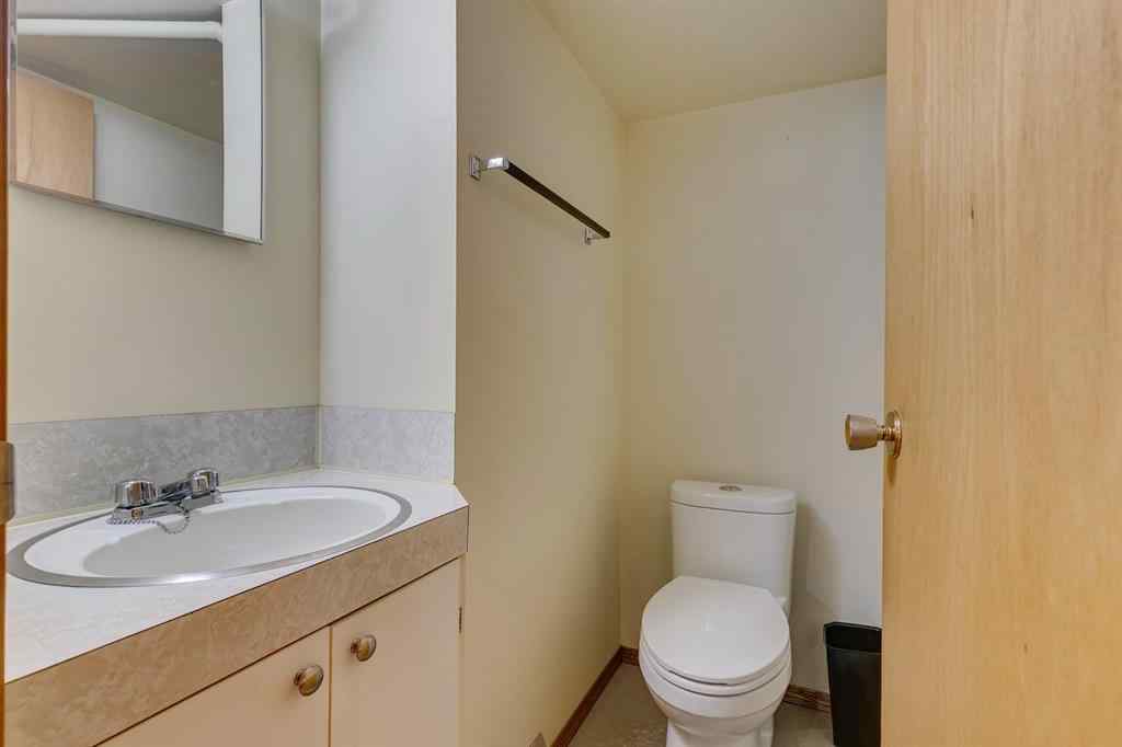 MLS® A2247230 - 5624 Ladbrooke Drive SW in Lakeview Calgary, Residential