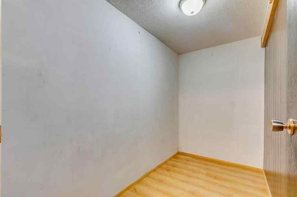 MLS® A2247230 - 5624 Ladbrooke Drive SW in Lakeview Calgary, Residential