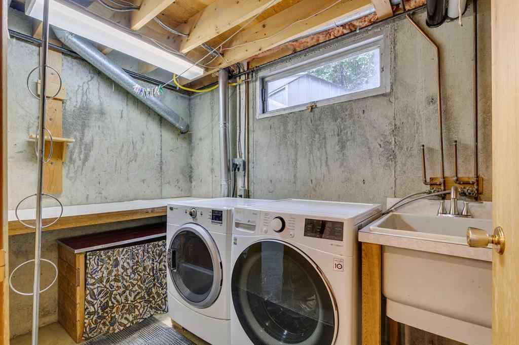 MLS® A2247230 - 5624 Ladbrooke Drive SW in Lakeview Calgary, Residential
