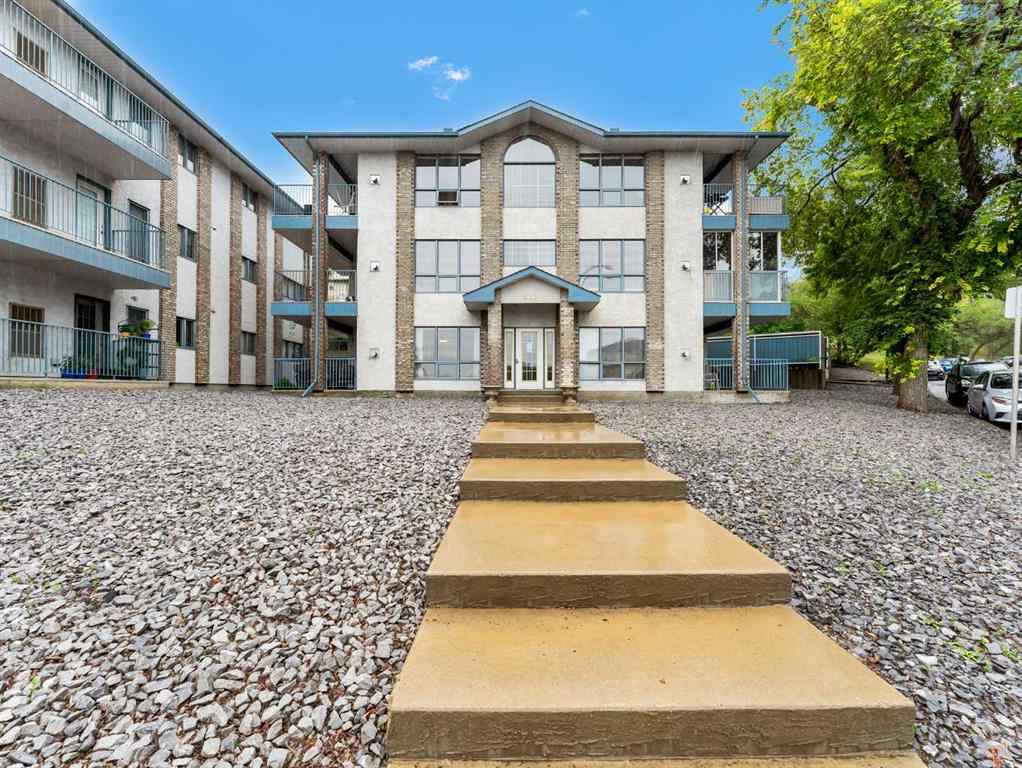 MLS® A2247237 - Unit #2 407 Macleod Trail SE in SE Hill Medicine Hat, Residential
