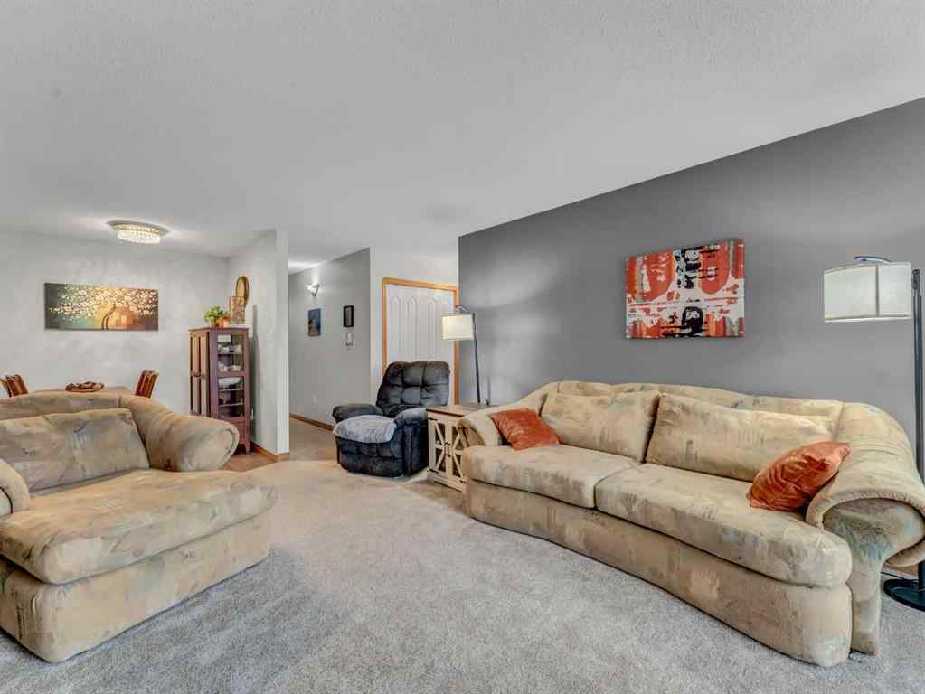 MLS® A2247237 - Unit #2 407 Macleod Trail SE in SE Hill Medicine Hat, Residential