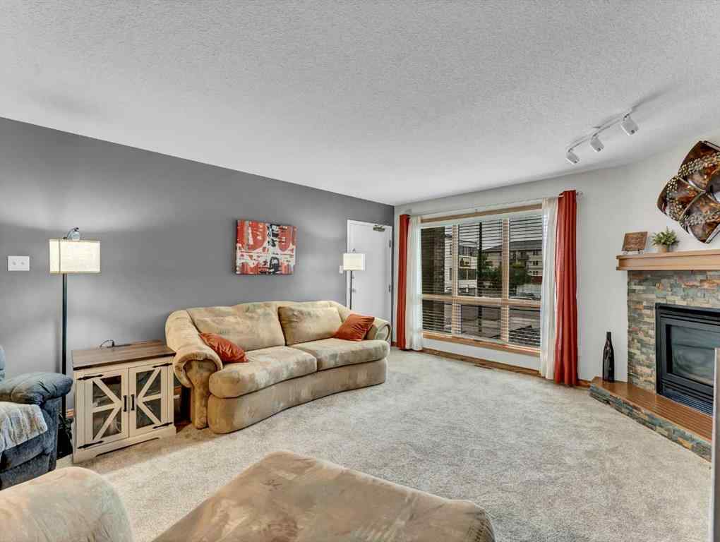 MLS® A2247237 - Unit #2 407 Macleod Trail SE in SE Hill Medicine Hat, Residential