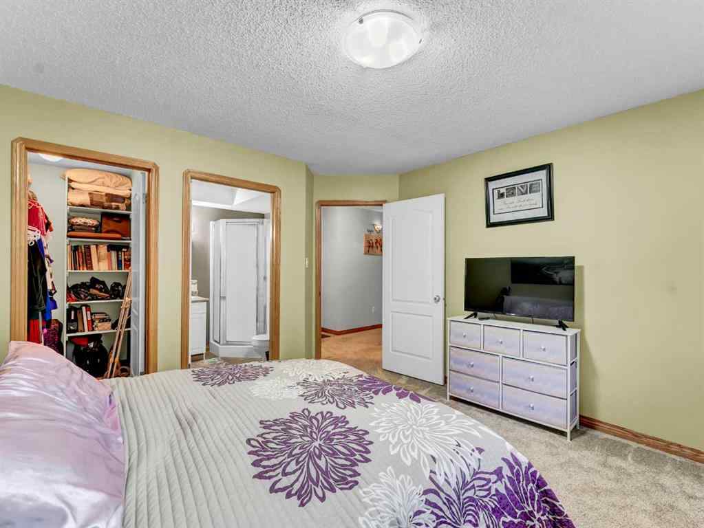 MLS® A2247237 - Unit #2 407 Macleod Trail SE in SE Hill Medicine Hat, Residential