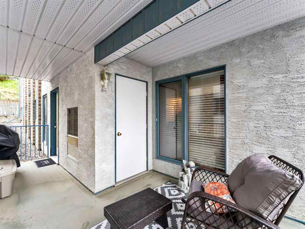 MLS® A2247237 - Unit #2 407 Macleod Trail SE in SE Hill Medicine Hat, Residential