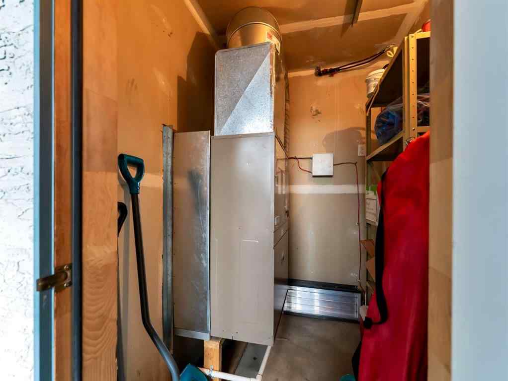 MLS® A2247237 - Unit #2 407 Macleod Trail SE in SE Hill Medicine Hat, Residential