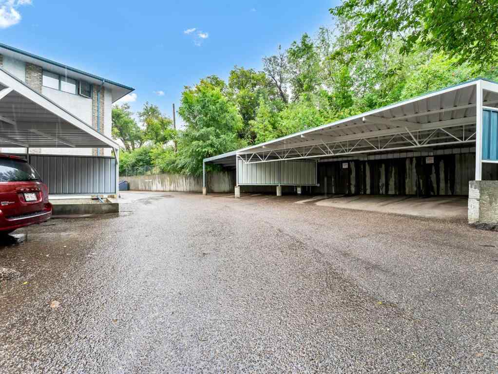 MLS® A2247237 - Unit #2 407 Macleod Trail SE in SE Hill Medicine Hat, Residential