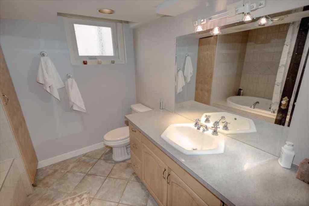 MLS® A2247244 - 1604 Scotland Street SW in Scarboro Calgary, Residential