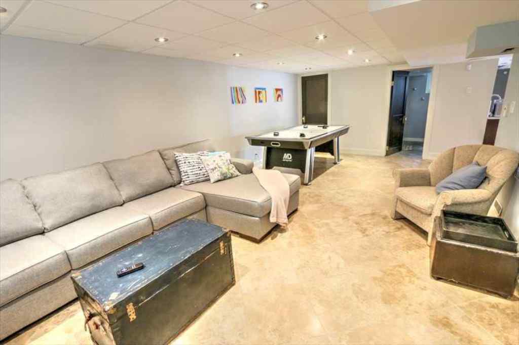 MLS® A2247244 - 1604 Scotland Street SW in Scarboro Calgary, Residential