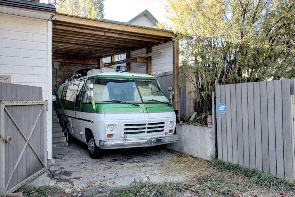 MLS® A2247244 - 1604 Scotland Street SW in Scarboro Calgary, Residential