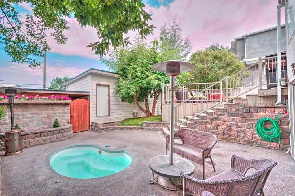 MLS® A2247244 - 1604 Scotland Street SW in Scarboro Calgary, Residential