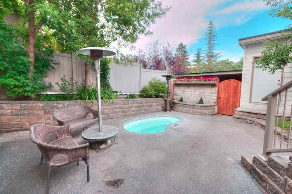 MLS® A2247244 - 1604 Scotland Street SW in Scarboro Calgary, Residential