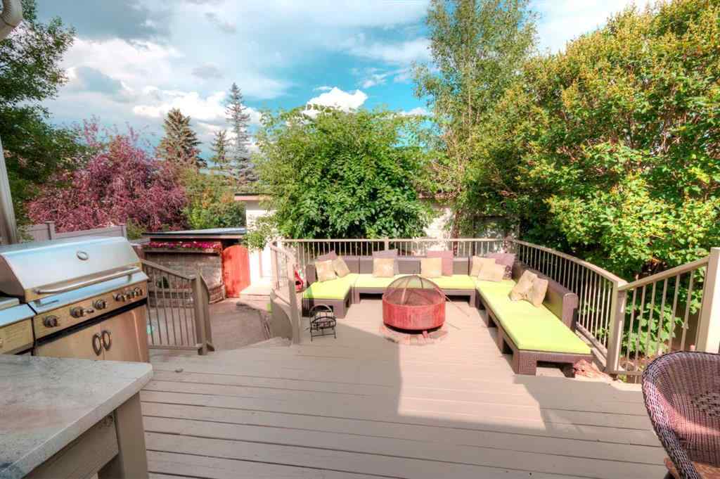 MLS® A2247244 - 1604 Scotland Street SW in Scarboro Calgary, Residential