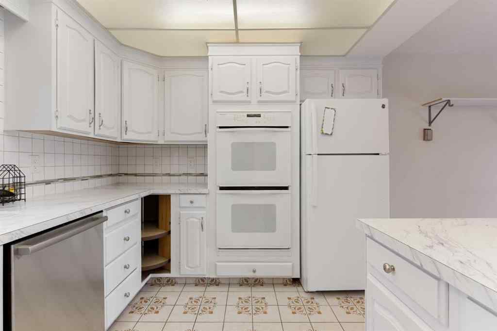 MLS® A2247245 - 1008 Shawnee Drive SW in Shawnee Slopes Calgary, Residential