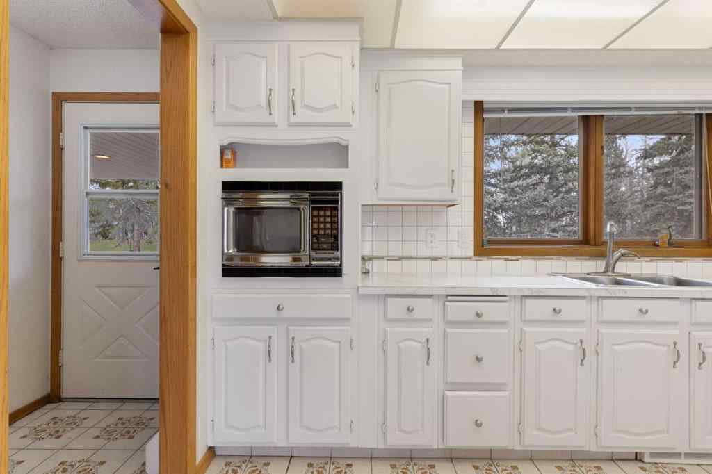 MLS® A2247245 - 1008 Shawnee Drive SW in Shawnee Slopes Calgary, Residential