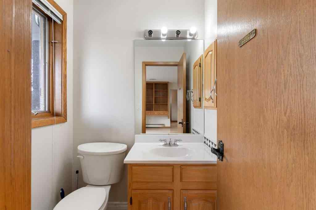 MLS® A2247245 - 1008 Shawnee Drive SW in Shawnee Slopes Calgary, Residential