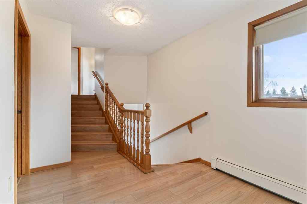 MLS® A2247245 - 1008 Shawnee Drive SW in Shawnee Slopes Calgary, Residential