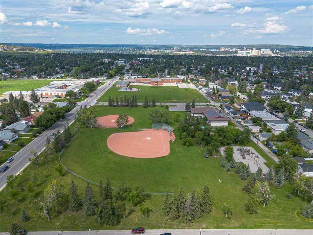 MLS® A2247249 - 906 39 Street SW in Rosscarrock Calgary, Residential